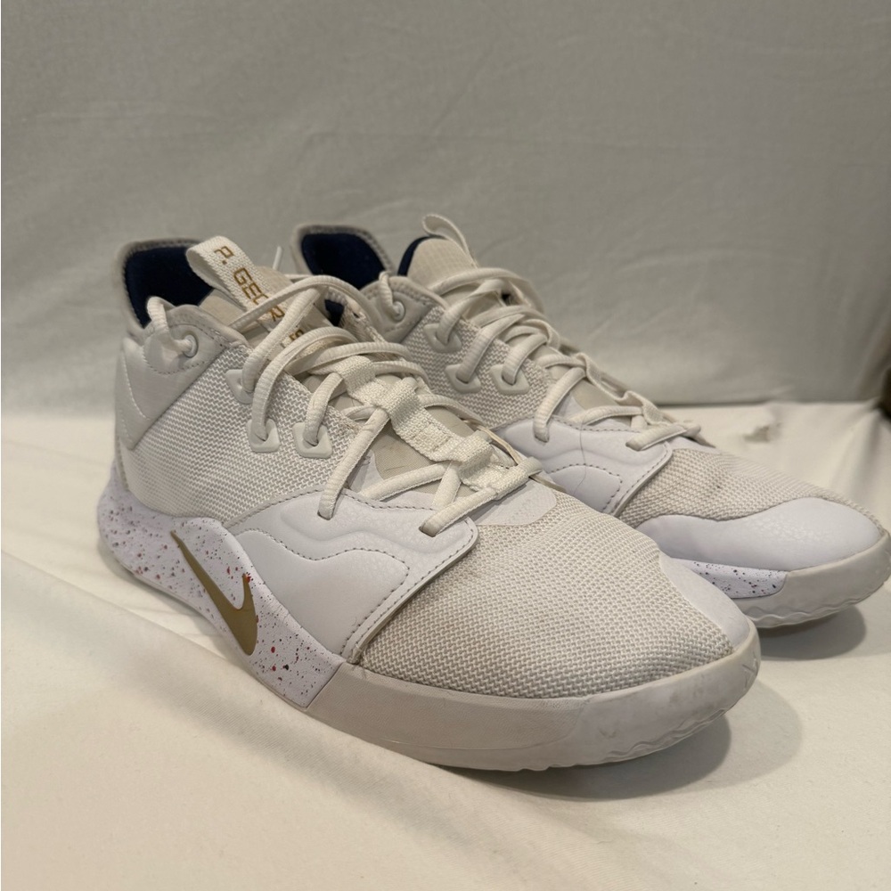 Nike Men's White and Gold Sneakers